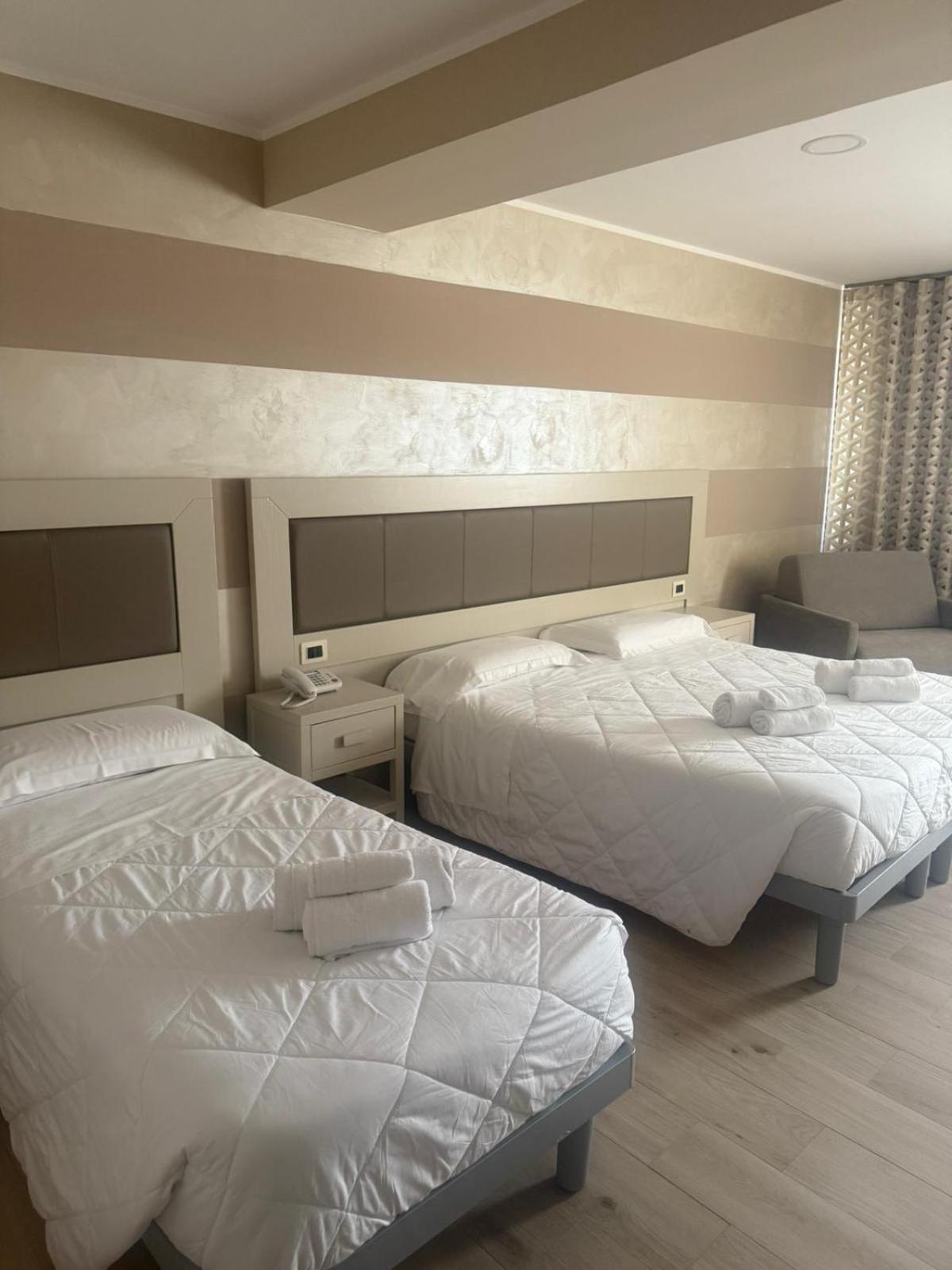 Hotel Palace Gioia Tauro Eksteriør bilde