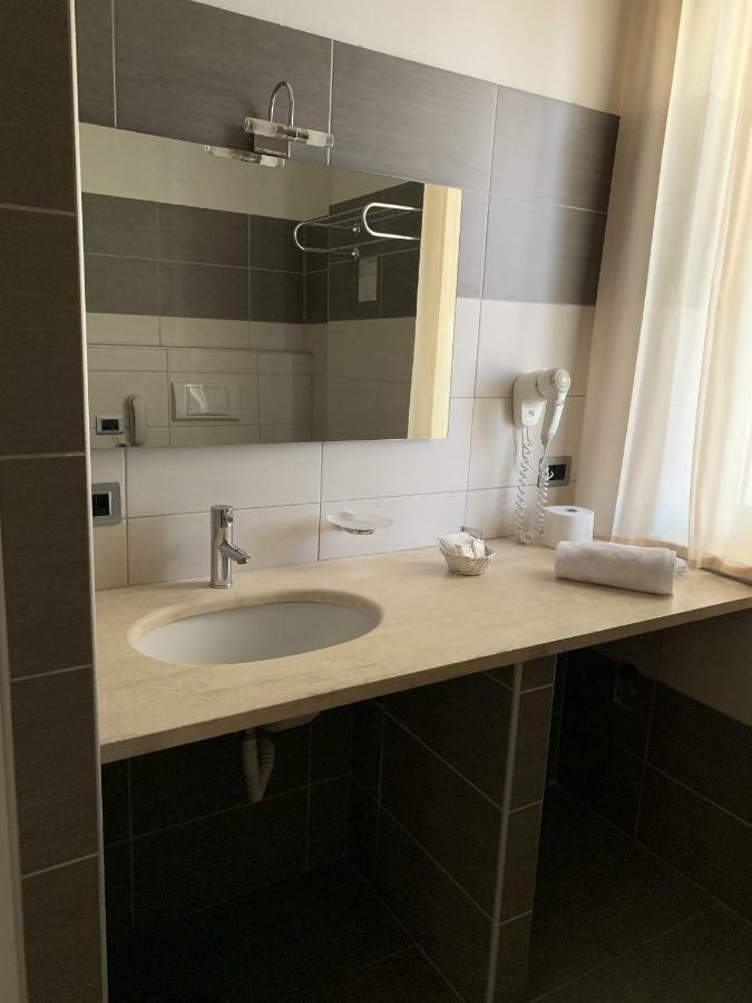 Hotel Palace Gioia Tauro Eksteriør bilde