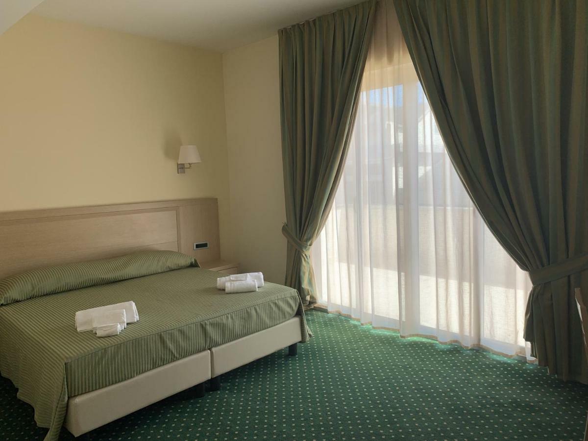 Hotel Palace Gioia Tauro Eksteriør bilde