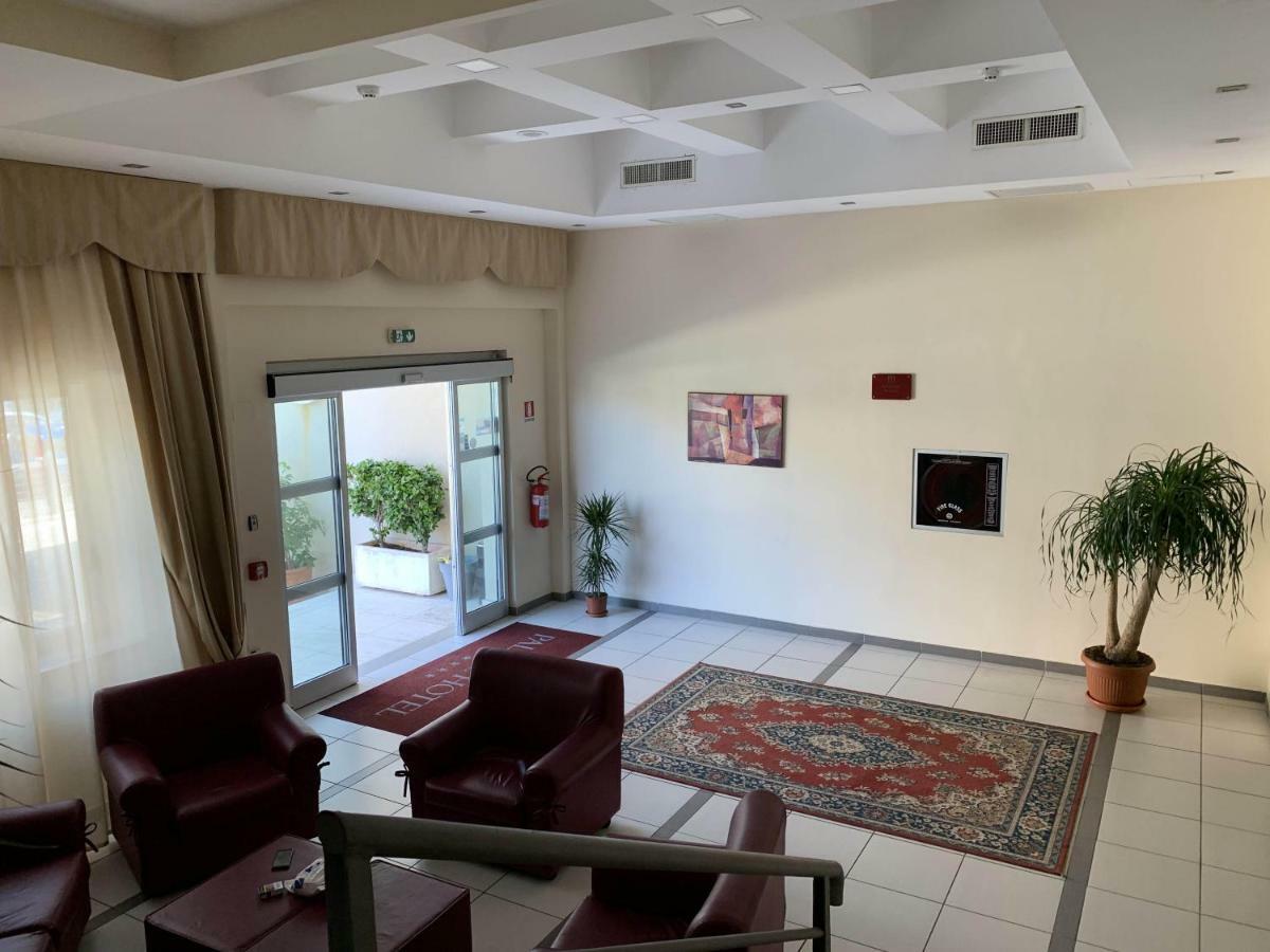 Hotel Palace Gioia Tauro Eksteriør bilde